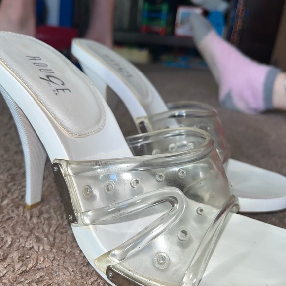 Rouge white heels - Picture 2 of 5